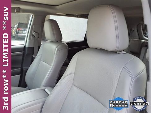 Used 2019 Toyota Highlander Limited image 14
