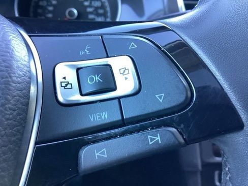 Used 2020 Volkswagen Golf 4-Door image 17