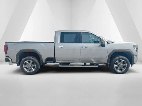 Used 2020 Chevrolet Silverado 1500 Custom w/ Custom Value Package image 8