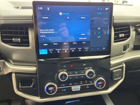 Used 2024 Ford Expedition XLT RWD image 16