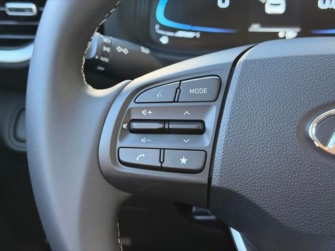 New 2026 Hyundai Venue SEL FWD image 18