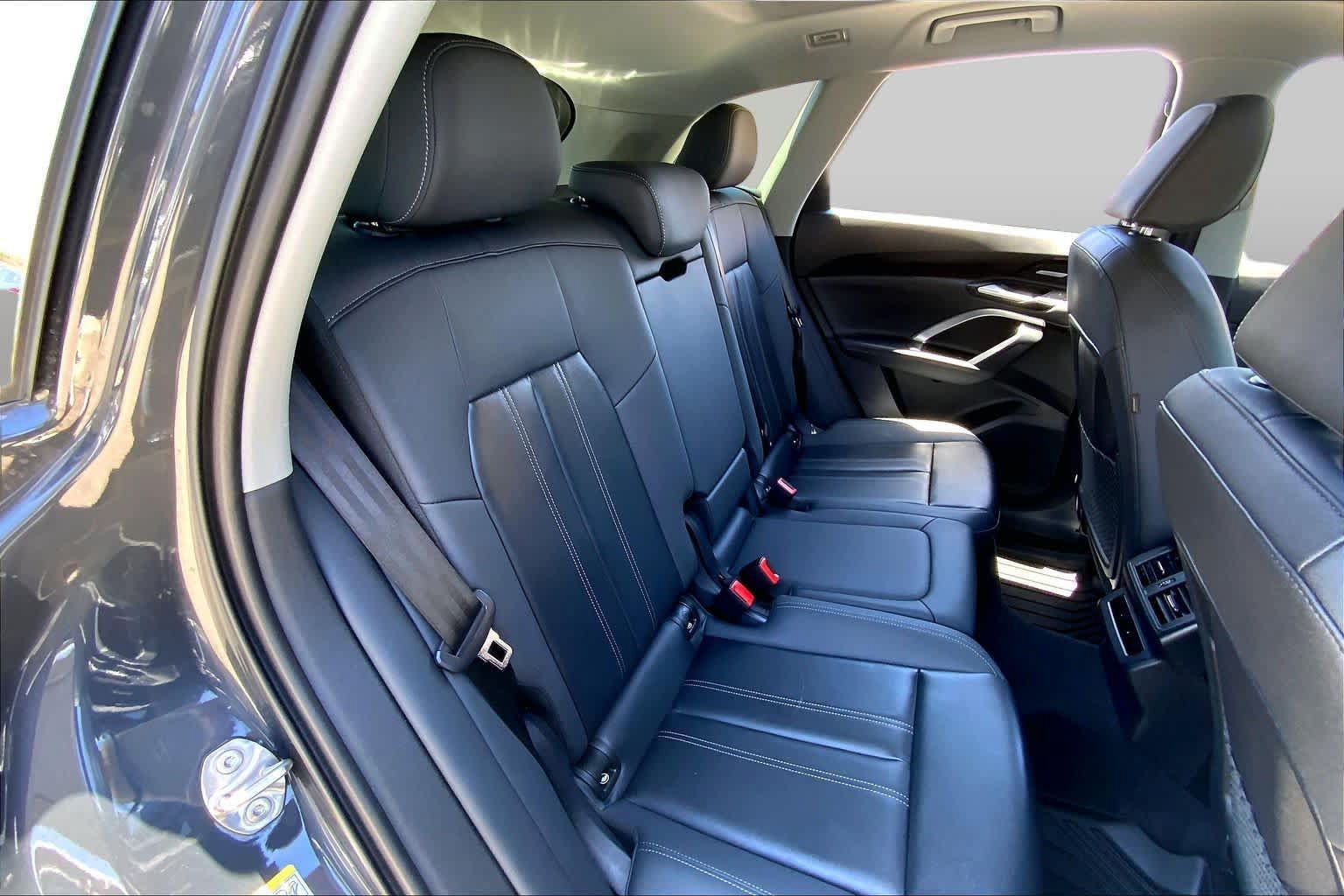 Used 2025 Audi Q5 Premium Plus w/ Premium Plus AWD/4WD image 19