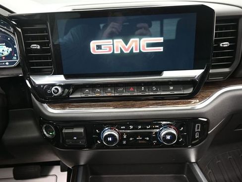 Used 2024 GMC Sierra 1500 Elevation w/ Elevation Premium Package image 10