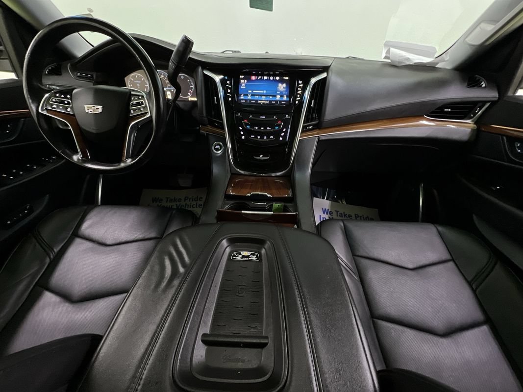Used 2015 Cadillac Escalade ESV Luxury AWD/4WD image 17