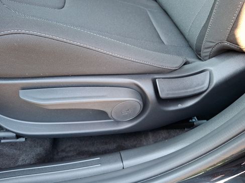 Used 2026 Hyundai Elantra SE FWD image 15