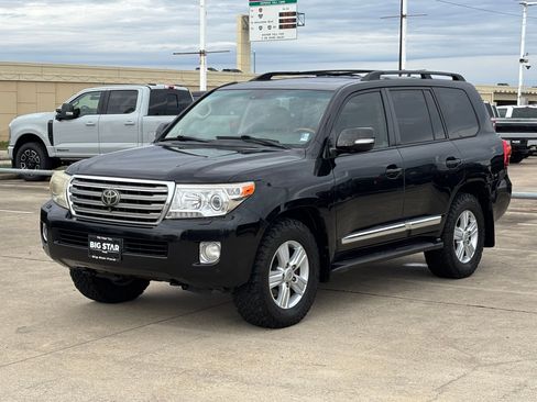 Used 2013 Toyota Land Cruiser image 8
