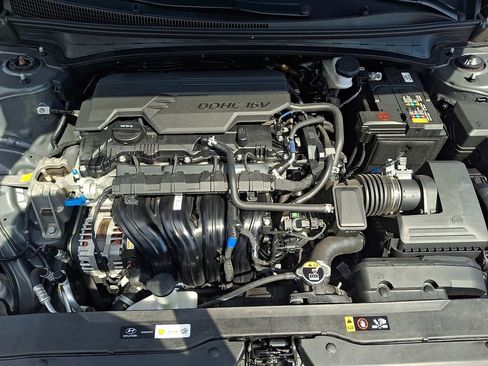 Used 2025 Hyundai Elantra SEL FWD image 29