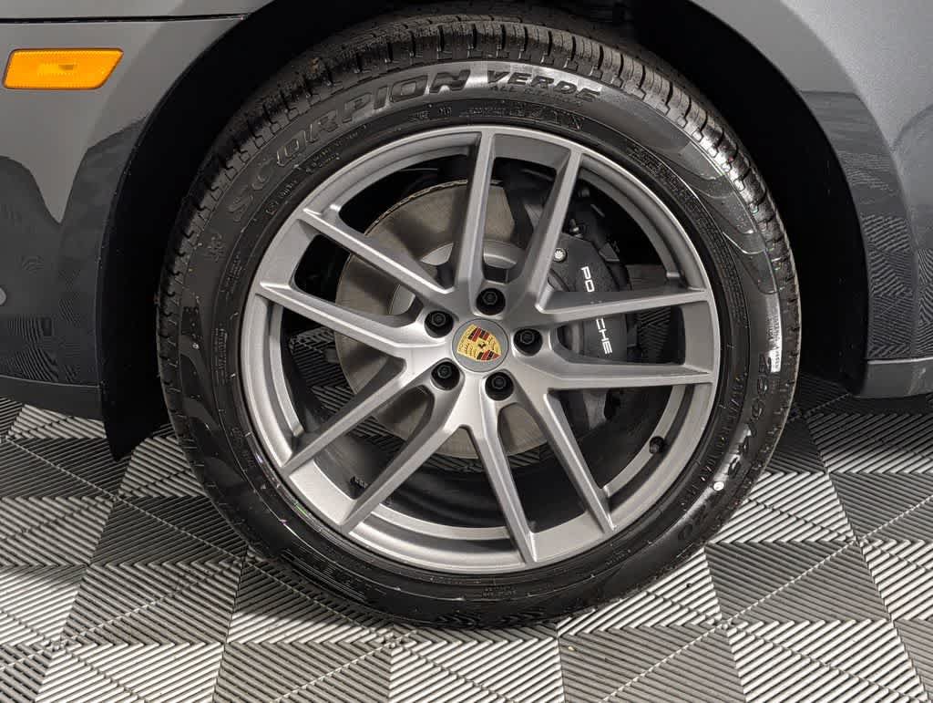 Used 2026 Porsche Macan AWD/4WD image 11
