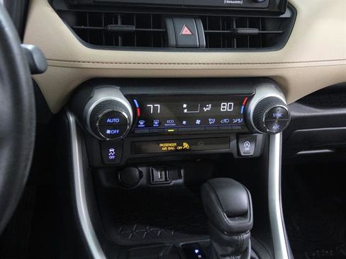 Used 2021 Toyota RAV4 XLE image 12