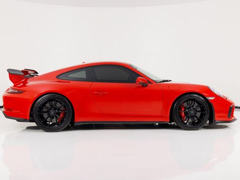 Used 2018 Porsche 911 GT3 w/ Sport Chrono Package RWD image 2