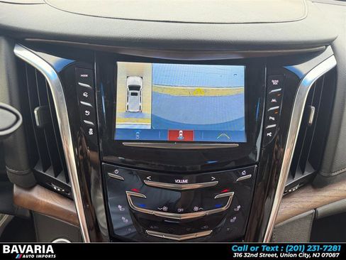 Used 2017 Cadillac Escalade Premium Luxury AWD/4WD image 21