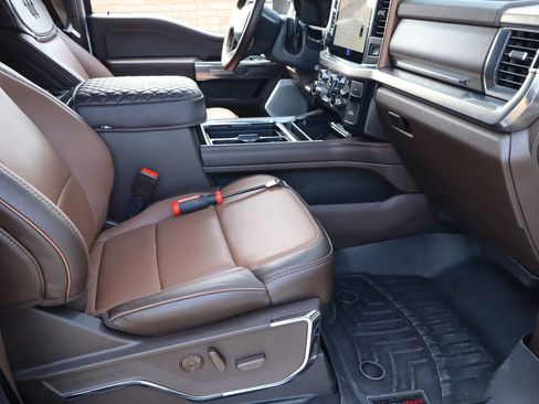 Used 2025 Ford F250 King Ranch w/ FX4 Off-Road Package AWD/4WD image 16