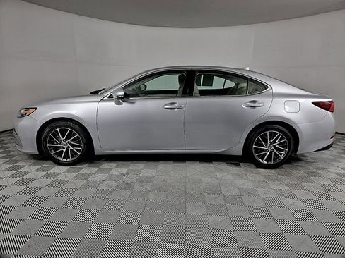Used 2018 Lexus ES 350 w/ Luxury Package w/Wood Trim image 8