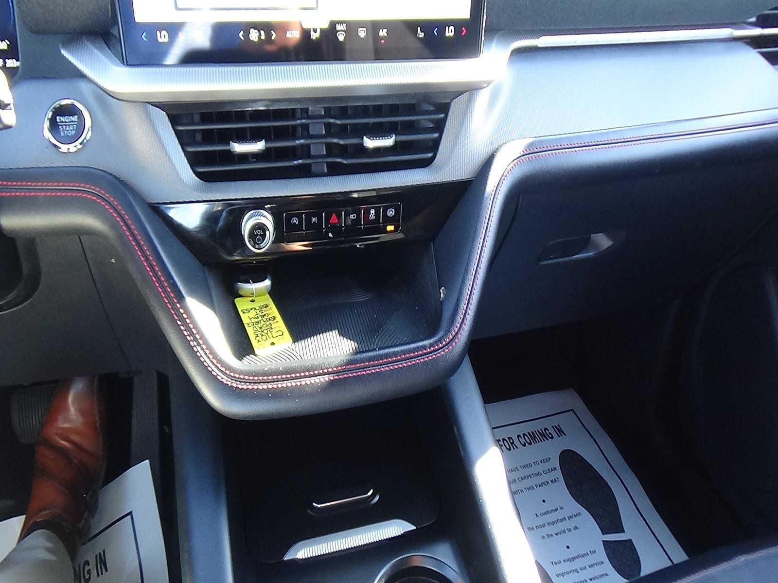 Used 2025 Ford Explorer ST-Line w/ ST-Line Street Pack AWD/4WD image 26