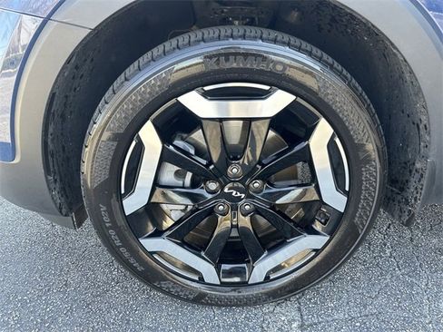 Certified 2024 Kia Telluride S w/ S Sunroof Package image 28