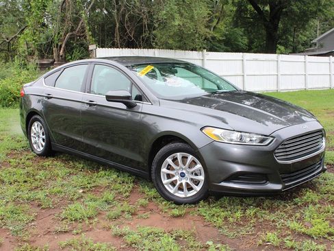Used 2016 Ford Fusion S FWD image 3