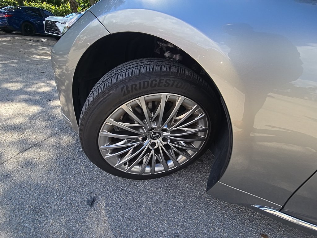 Certified 2024 Lexus LS 500 RWD image 9