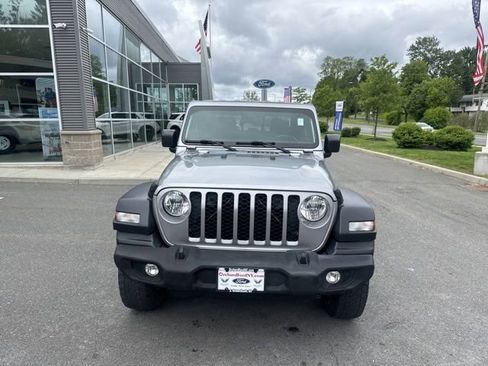 Used 2020 Jeep Gladiator Sport w/ Quick Order Package 23S AWD/4WD image 3