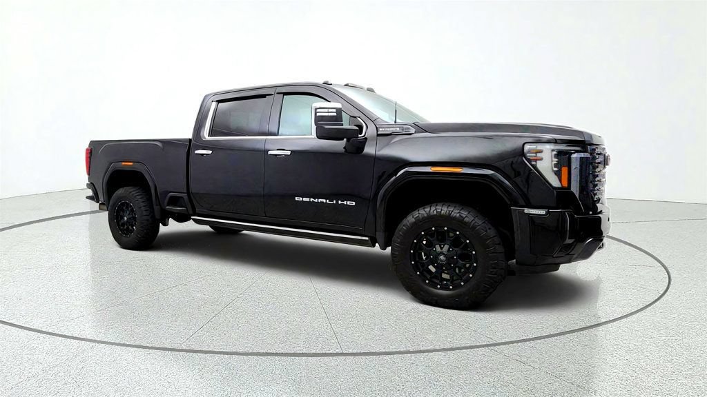 Used 2024 GMC Sierra 2500 Denali Ultimate AWD/4WD image 3