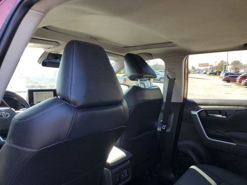 Used 2023 Toyota RAV4 XLE Premium FWD image 11