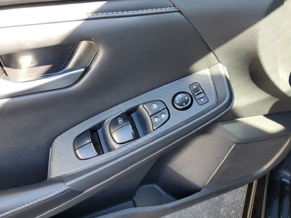 Used 2025 Nissan Sentra SV FWD image 32