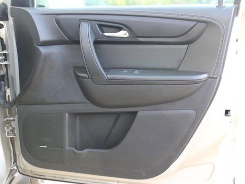 Used 2015 Chevrolet Traverse LT image 19