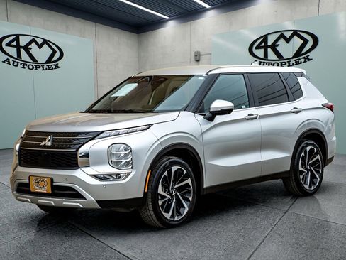 Used 2024 Mitsubishi Outlander SE FWD image 7