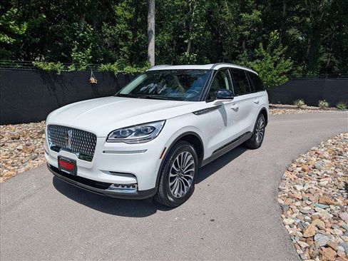 Used 2023 Lincoln Aviator Reserve w/ Equipment Group 201A AWD/4WD image 1