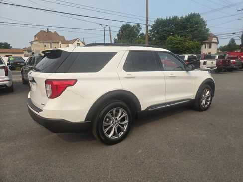 Used 2022 Ford Explorer XLT w/ Equipment Group 202A AWD/4WD image 6