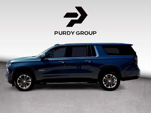 Used 2025 Chevrolet Suburban LT w/ Comfort Package RWD image 5