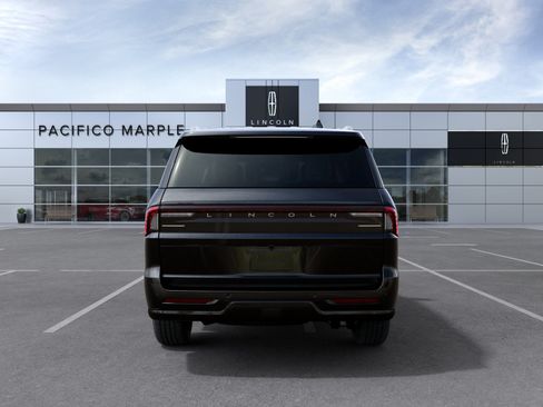 New 2027 Lincoln Navigator L Black Label AWD/4WD image 7