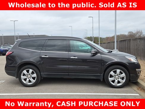 Used 2016 Chevrolet Traverse LT w/ Style and Technology Package image 8