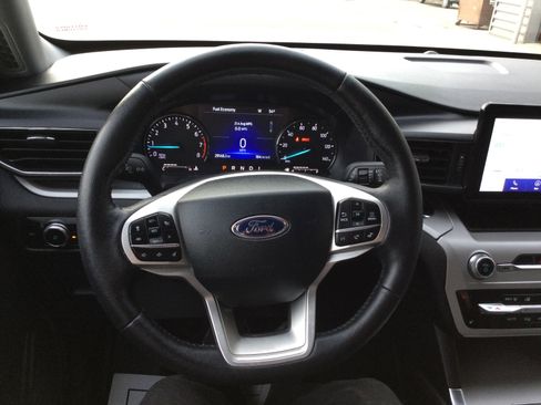 Used 2023 Ford Explorer XLT w/ Equipment Group 202A image 17