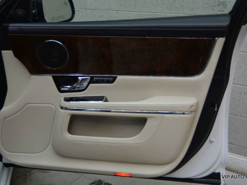 Used 2012 Jaguar XJ L image 8