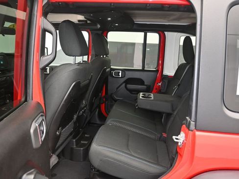 Used 2024 Jeep Wrangler Unlimited Rubicon 4xe AWD/4WD image 15