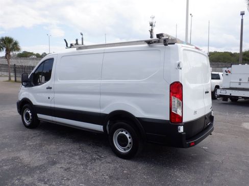 Used 2022 Ford Transit 150 Low Roof RWD image 3