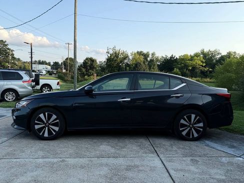 Used 2022 Nissan Altima 2.5 SV FWD image 4