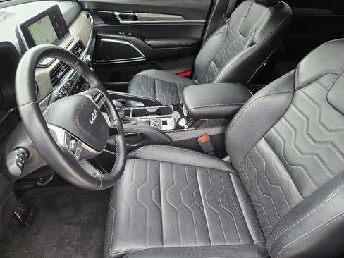 Certified 2022 Kia Telluride SX w/ SX Prestige Package image 18