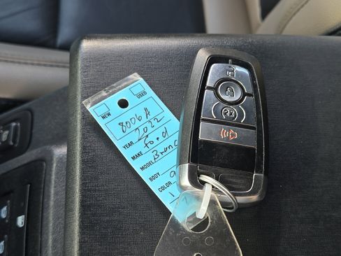 Used 2022 Ford Bronco Wildtrak image 35