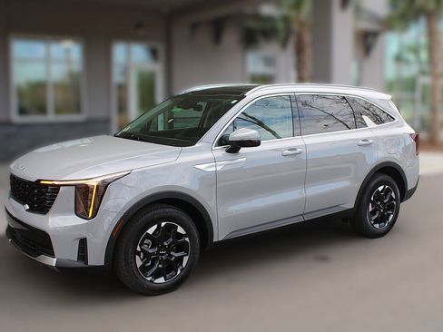 New 2026 Kia Sorento S image 4