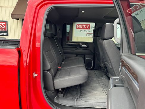 Used 2024 GMC Sierra 2500 SLE image 29