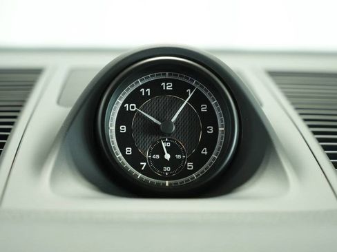 New 2025 Porsche Macan image 35