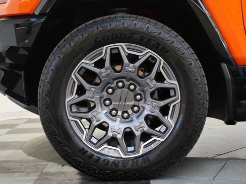 Used 2024 GMC Hummer EV 3X image 10