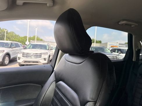 Used 2019 Ford Edge SEL w/ Equipment Group 201A AWD/4WD image 35
