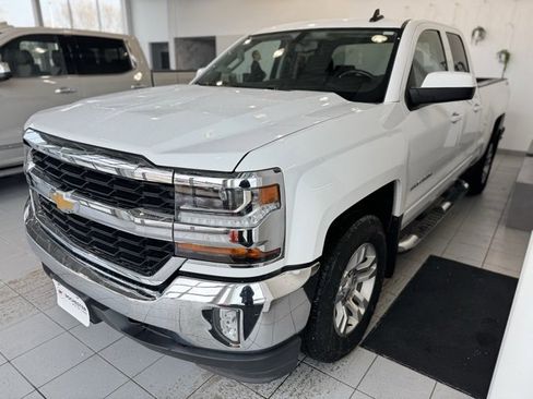 Used 2019 Chevrolet Silverado 1500 LT w/ All Star Edition image 31