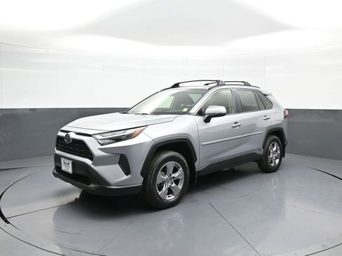 Certified 2025 Toyota RAV4 XLE w/ Convenience Package AWD/4WD image 10