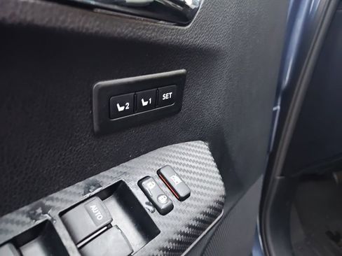 Used 2013 Toyota RAV4 Limited AWD/4WD image 7