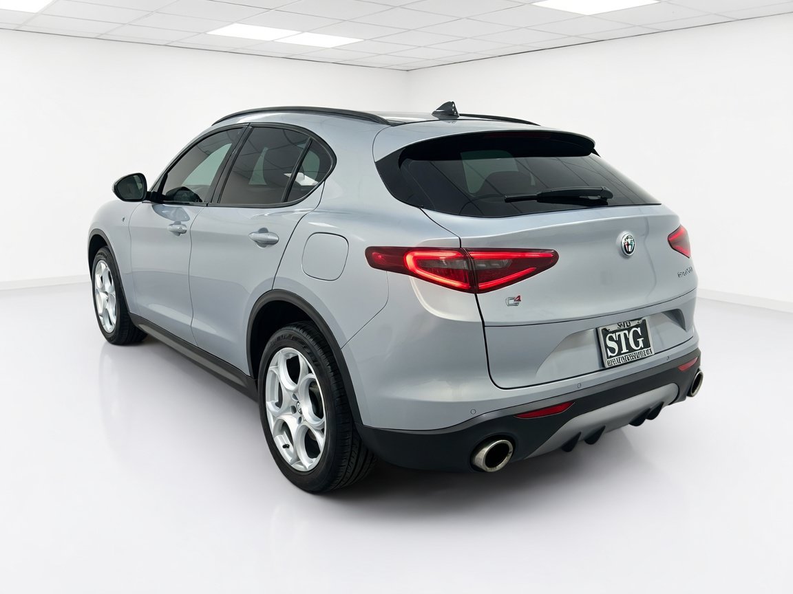 Used 2022 Alfa Romeo Stelvio Ti AWD/4WD image 6