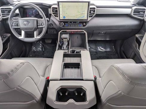 Used 2025 Toyota Tundra Limited AWD/4WD image 19