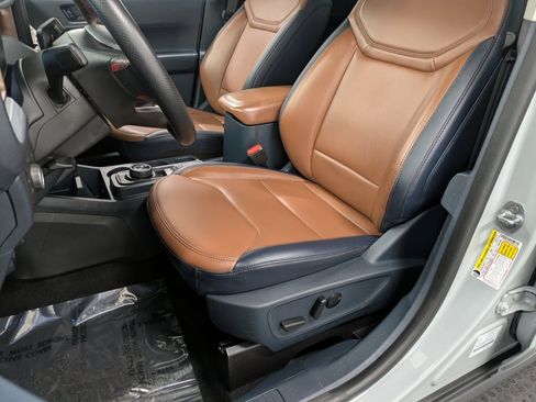 Used 2022 Ford Maverick Lariat w/ Equipment Group 500A Standard image 9